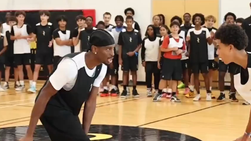 体坛记忆｜SGA教小孩打球毫不放水！看完他的脚步，现役球员谁更强？