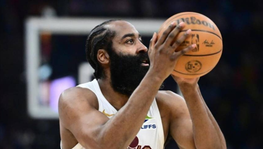 哈登本赛季已经砍下1417分，那詹姆斯、杜兰特、库里呢？