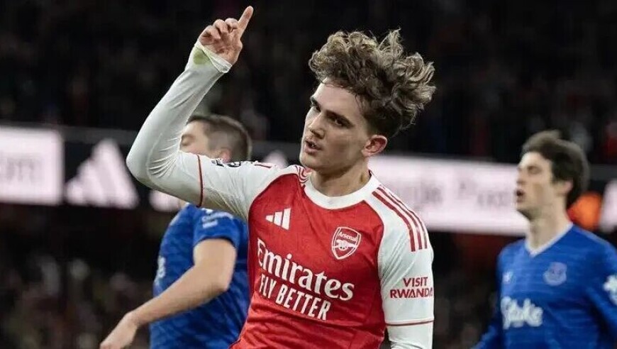 英超史上最年轻进球者，推动阿森纳向冠军再进一步