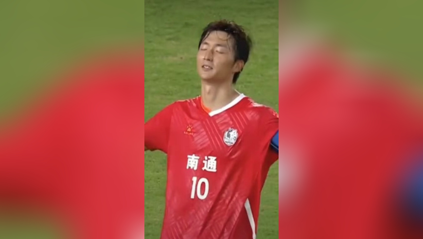 苏超李贤成任意球vsC罗任意球，你觉得谁更棒？