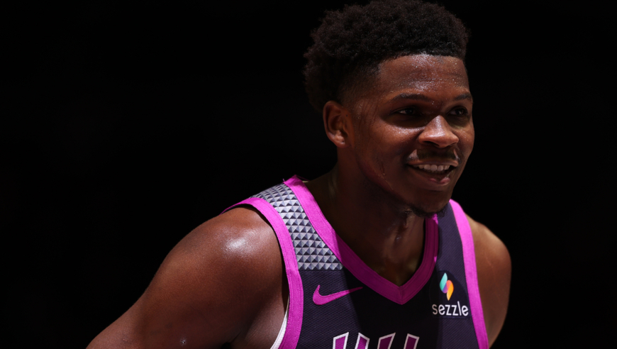 进攻狂潮！森林狼不到6分钟打了雄鹿一波20比0强势逆转