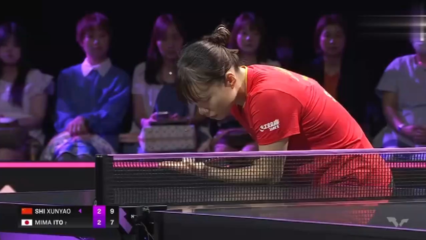 太刺激！慢镜还原石洵瑶决胜局绝杀伊藤美诚，马琳跳起来怒吼