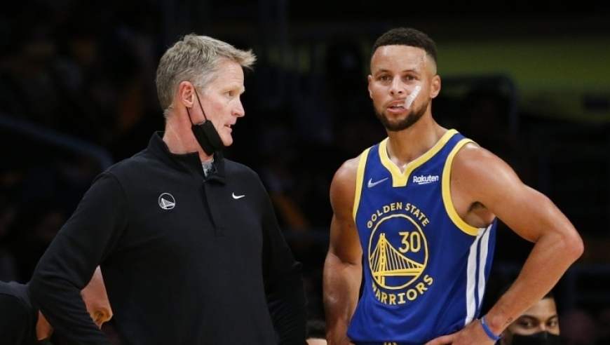 10战8败，跌至西部第十！库里罕见撇嘴+黑脸 3大理由让勇士不用慌