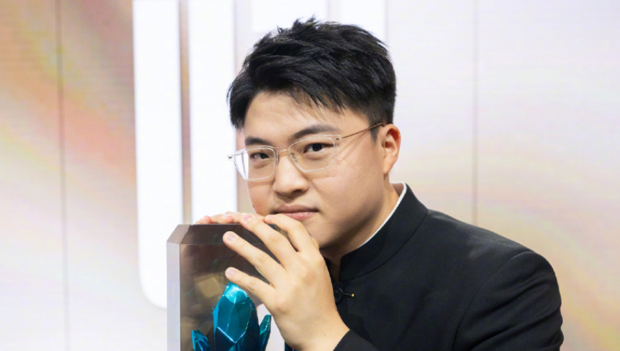 LPL热度严重下滑，现场加油声是同一批人，被怀疑是播放音响