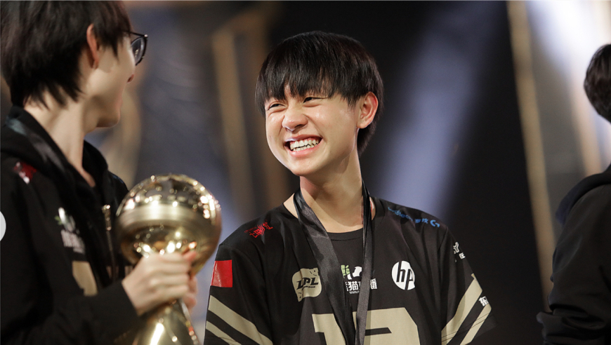 &ldquo;小明转会WBG被卡合同&rdquo;火了，Uzi：比赛别想了，能让直播不错了