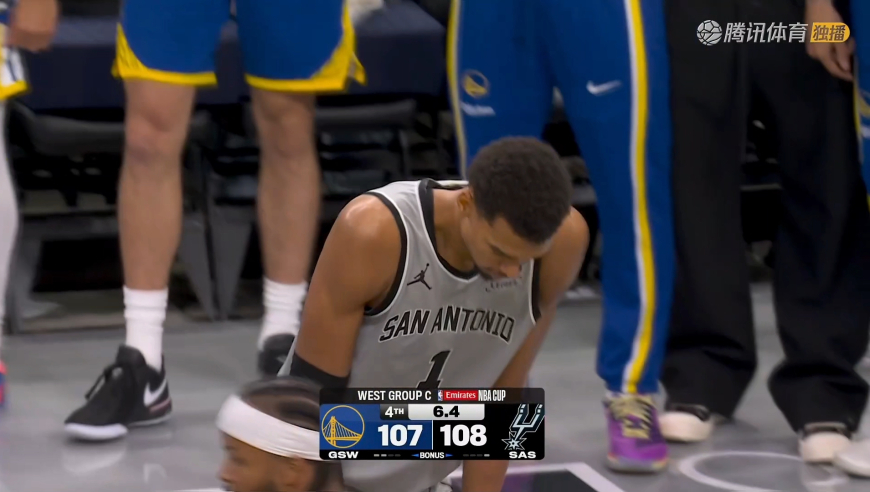 神仙大战！文班极限一攻一防 库里关键造犯规两罚反超