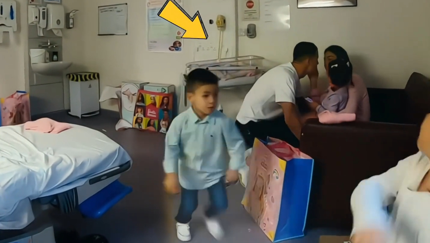 C罗人生难以释怀的回忆，双胞胎儿子刚出生就不幸夭折｜体坛记忆