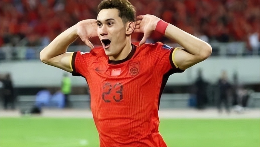 一场2：0验出国足锋线希望之星真实力，一到国家队就爆发，邵佳一最大发现
