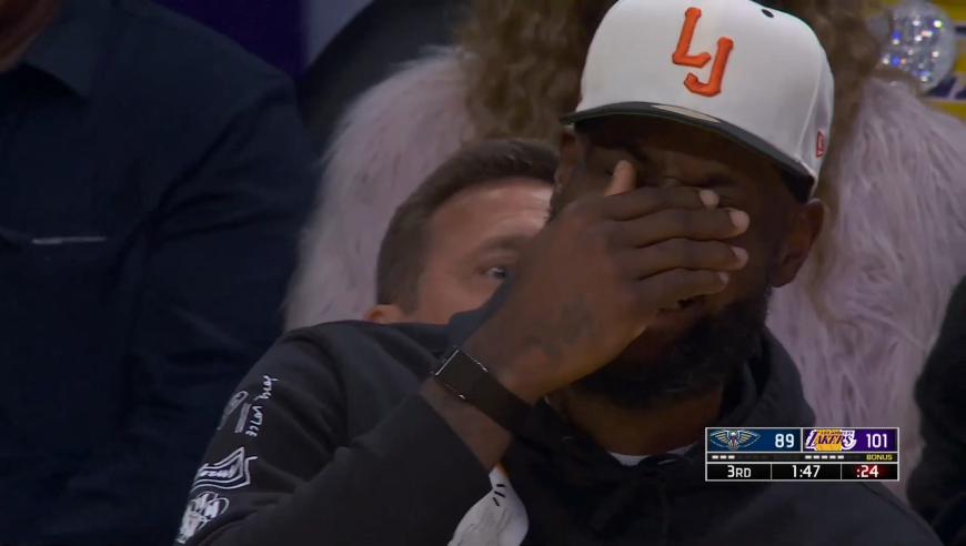 NBA新赛季开赛至今五大囧合集：克勒贝尔空篮不中把老詹逗到爆笑