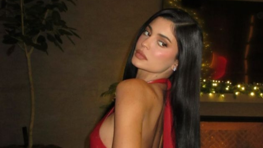 凯莉詹娜更新社媒晒美照尽显好身材！上赛季观战尼克斯一场未败