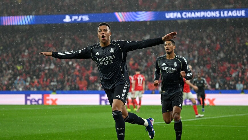 2-4！姆巴佩双响，皇马跌出前8，门将98分钟破门，穆帅神奇逆袭