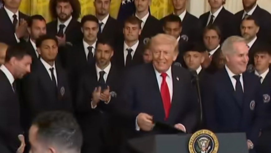 到访白宫！特朗普欢迎梅西：我儿子是梅罗铁粉，你强于贝利