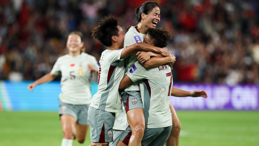 女足亚洲杯：全胜头名出线！中国2-1逆转朝鲜 陈巧珠、王霜破门