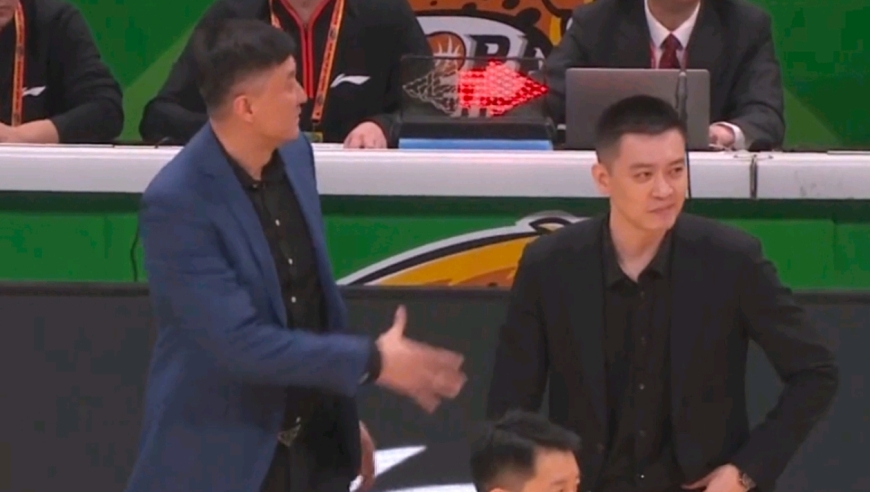 狂胜69分！CBA一夜两大&ldquo;惨案&rdquo;：广东大胜辽篮，杨鸣无奈，新疆大爆发