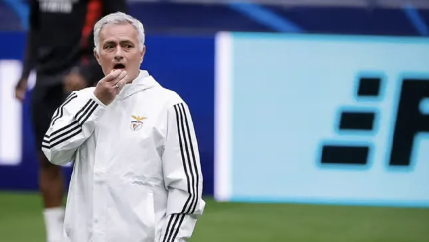 63岁穆帅拒前往伯纳乌包厢！在停车场看完比赛 沉默回应皇马被照顾