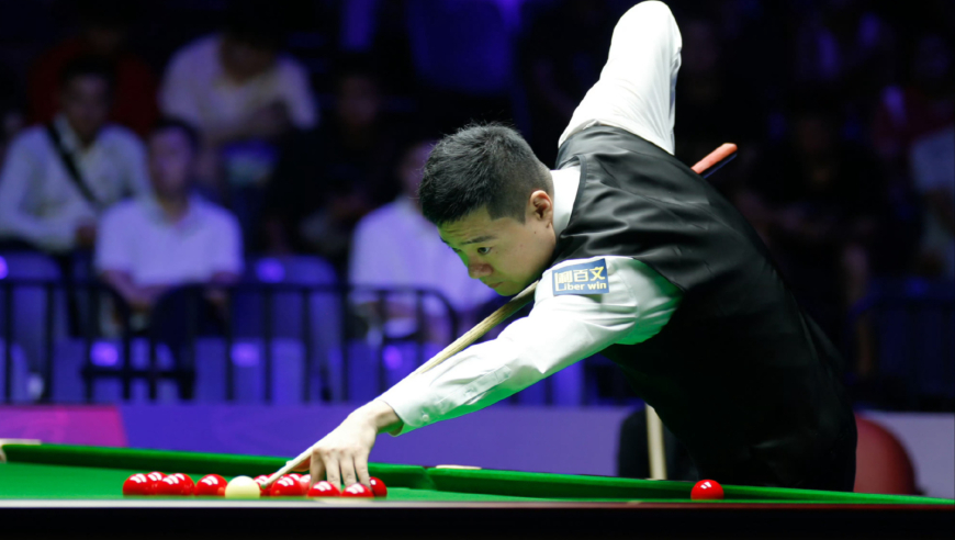 这杆晕袋运气拉满！丁俊晖8红8黑主动放弃147，仍轻松晋级