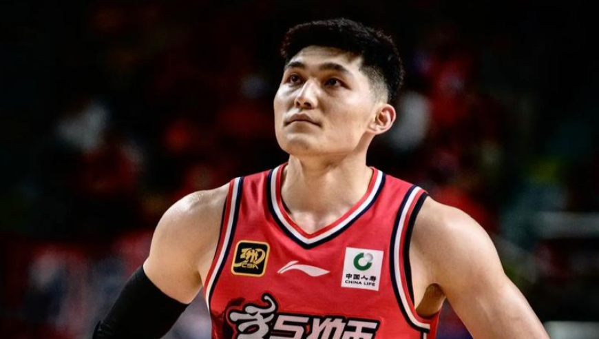 CBA突发赛后冲突！球员怒砸设施受伤，管理层当场对峙，底线在哪里