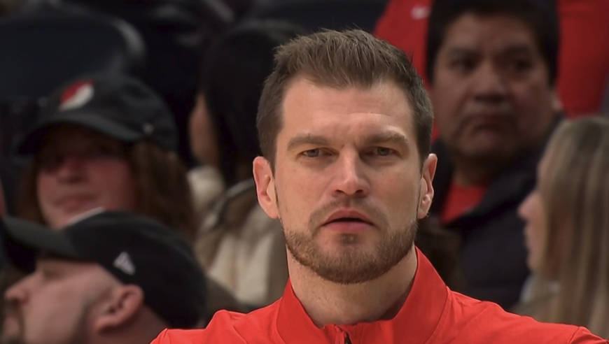 杨瀚森投篮11中8，砍17+11+2+2！率队117-126惜败，开拓者2号33分