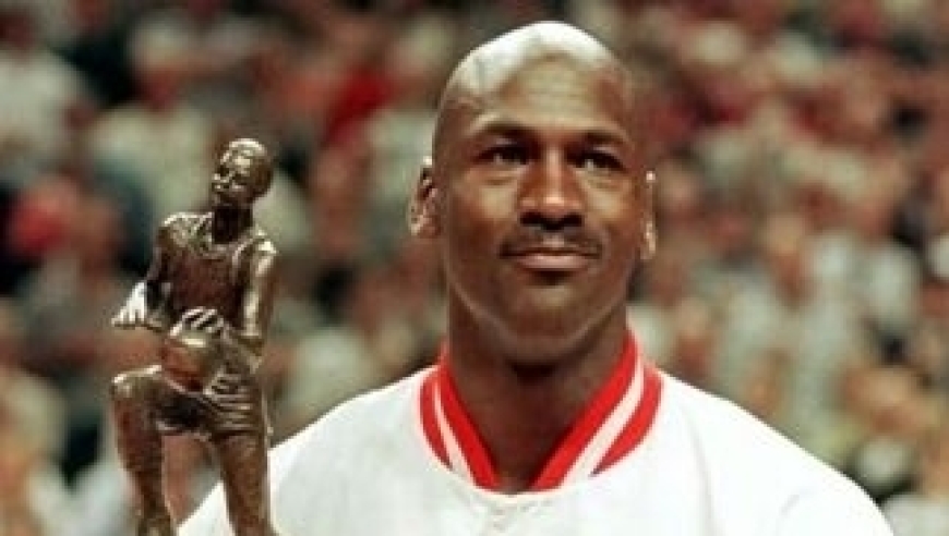 体坛记忆｜&ldquo;女友的一句我想要孩子，50岁的乔丹甘愿走上手术台&rdquo;