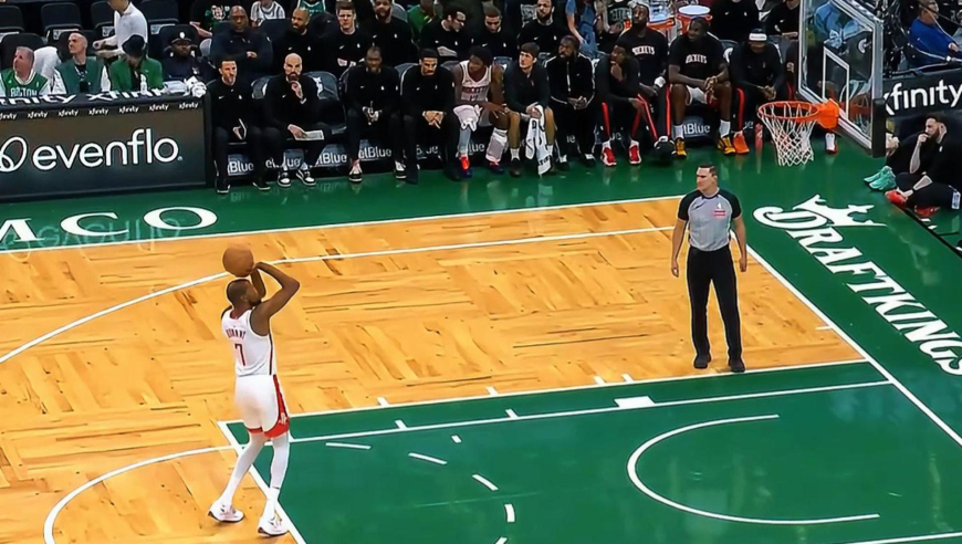 送分？凯尔特人连续技犯+防守三秒 火箭连续三次获得单次罚球