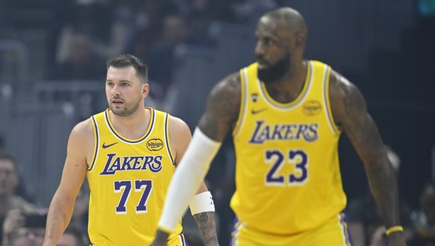 NBA排名乱了！火箭坐稳第三，湖人连败掉队，快船也有新问题