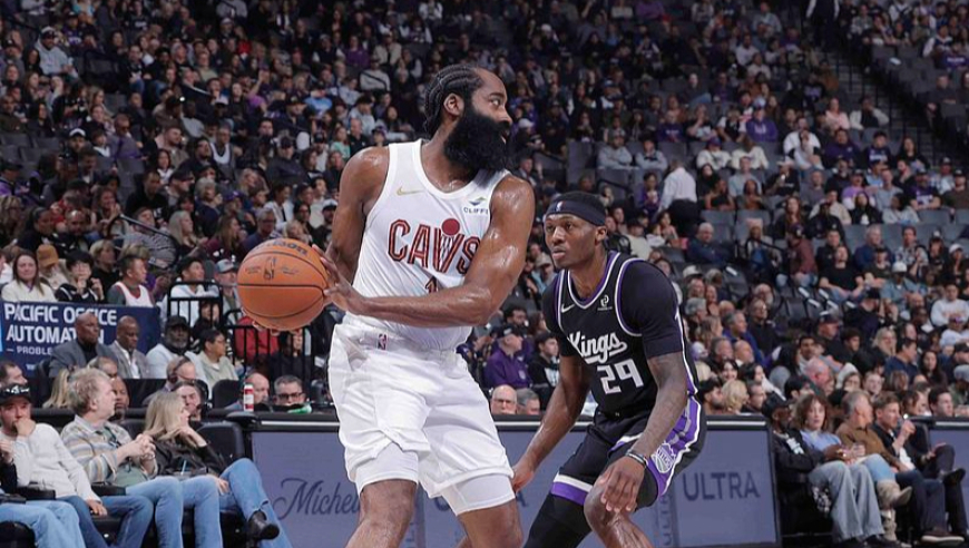 救赎骑士首秀！哈登对国王23分集锦：半场6中1 末节4中4逆转