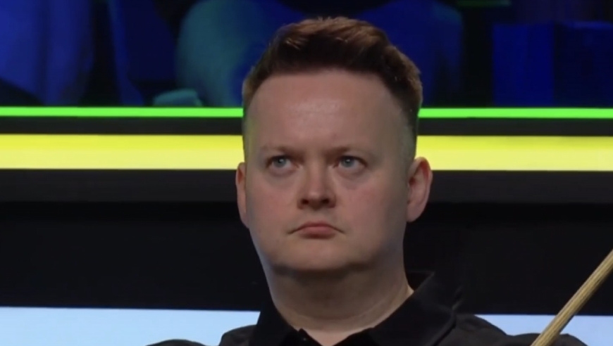 墨菲领先58分极限送菜！赵心童笑纳大礼，单杆69分轻松逆转