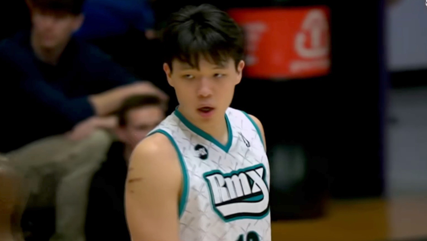 篮板创新高！杨瀚森14+17集锦 转身单臂劈扣太霸气