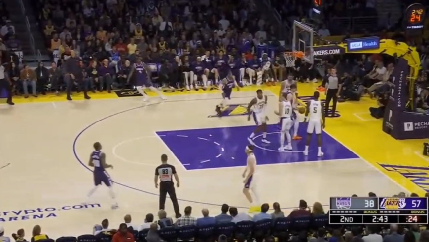 詹姆斯再次打出惊艳表现!湖人对阵国王全场回顾