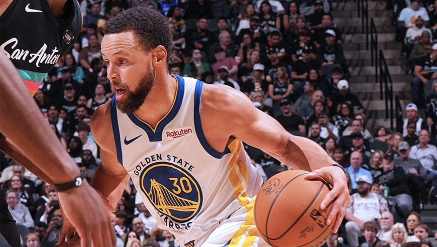 单节22分 请欣赏库里极致的个人表演！