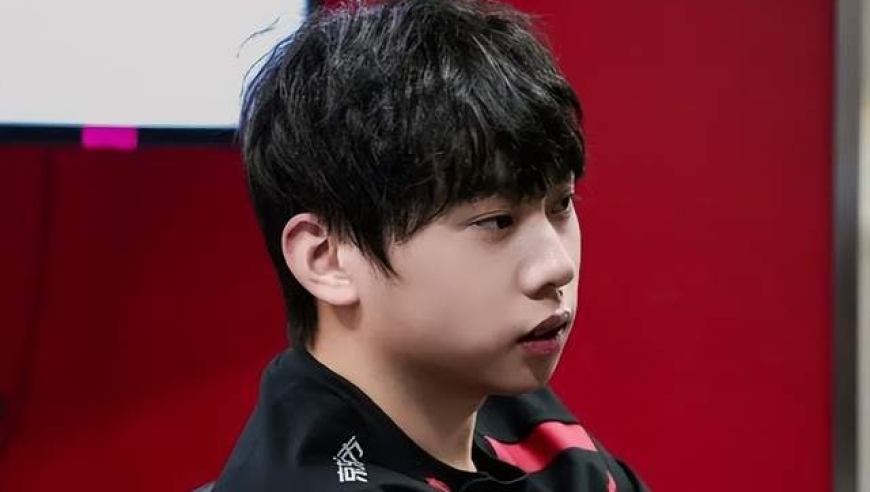 前LPL顶级上单沦落没队要，自述凄惨现状倒苦水：每天赚几块钱！