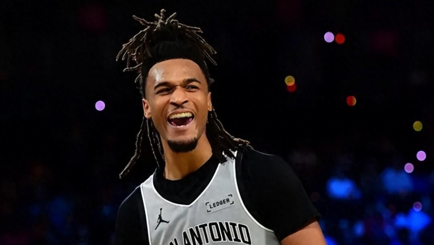 砍16分11助攻，不到22岁打爆活塞状元秀，马刺这个4号秀太横了