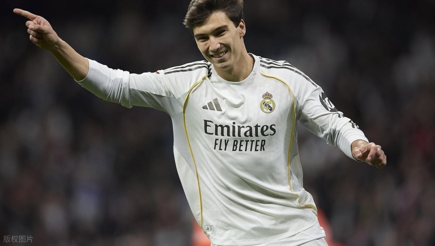 随着皇马4-1，比利亚雷亚尔1-2，西甲最新积分榜出炉：巴萨丢榜首