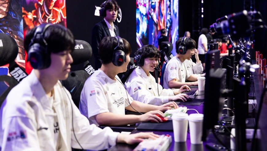 IG3-0横扫EDG，晋级下一轮！Gala霞天秀收割，meiko洛完美发挥