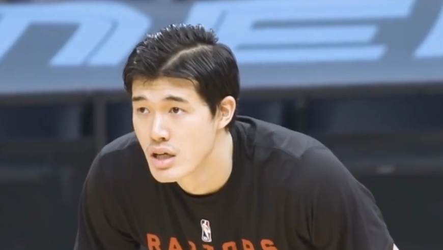 娶美女做老婆是什么体验，渡边雄太亚洲最强，NBA唯一的黄种人