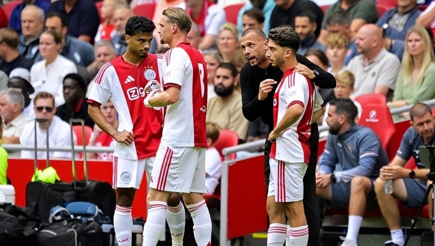 落后8分+欧冠4连败！欧冠4冠王解雇41岁功勋 滕哈格或二进宫