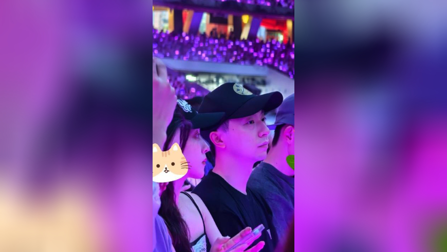 马龙去看林俊杰演唱会了，妻子夏露好美