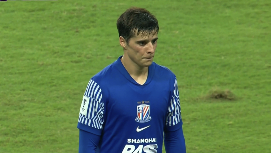 悬殊的2-9！泰山队惨败申花，看清2米门将真成色，王大雷主力稳了