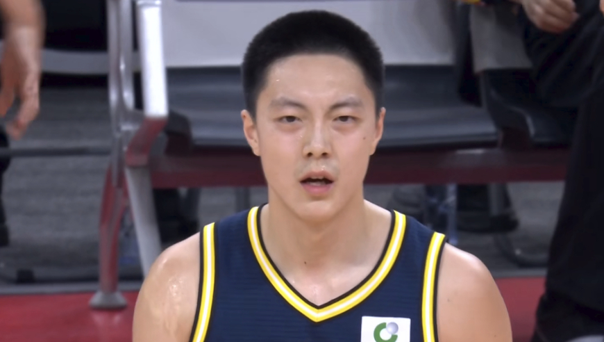 随着广东110-105险胜深圳，上海8连胜，CBA最新积分榜：前2名同分