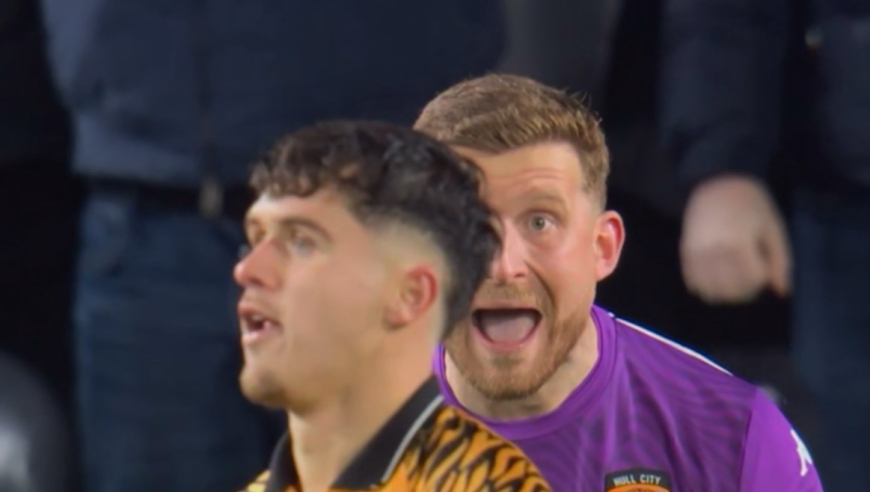 神脚法！门将被穿裆怒吼队友泄愤，切尔西角球直接飞入门里