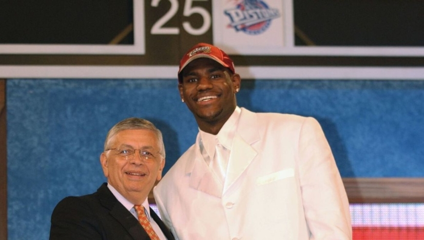 影响联盟格局！美媒评21世纪前十运作，老詹三次上榜，东契奇转会仅第四！