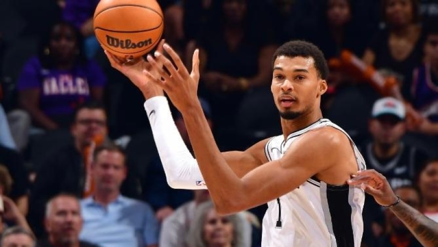 末节18分力挽狂澜！文班38+12+5+5封盖，马刺擒公牛终结交手6连败