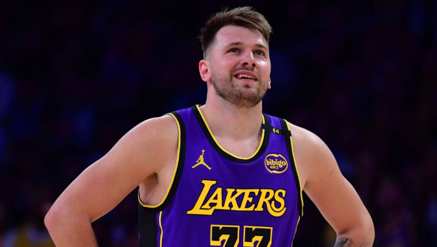 东契奇vs公牛46分11助攻集锦：8记三分+攻传一体带领湖人强行取胜