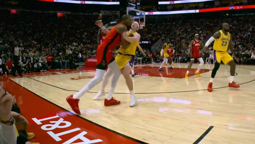 一级恶意犯规！杜兰特推倒里夫斯被升级 多角度回放KD发力一幕