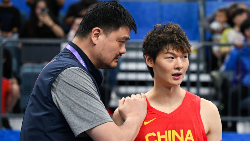 世界杯前还是男篮英雄！一年后成为球迷口中罪人？王哲林经历了什么？