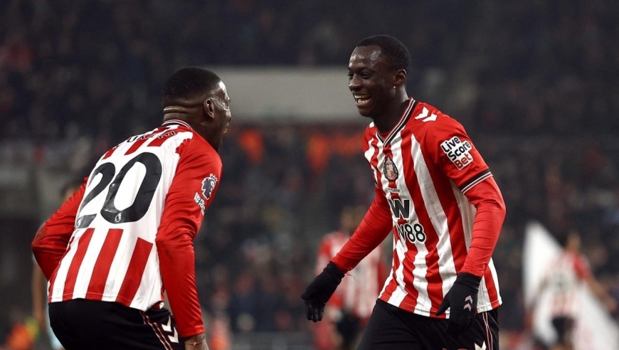 随着桑德兰3-0，英超最新积分榜出炉：曼联手握争欧冠席位主动权