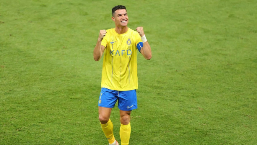 逆天运气！慢镜头还原C罗神奇背部进球，总裁自己都乐了