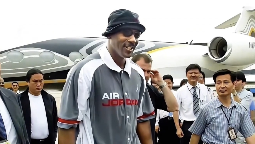 你知道乔丹首次来中国的场面有多震撼嘛？难怪他来了叫访华