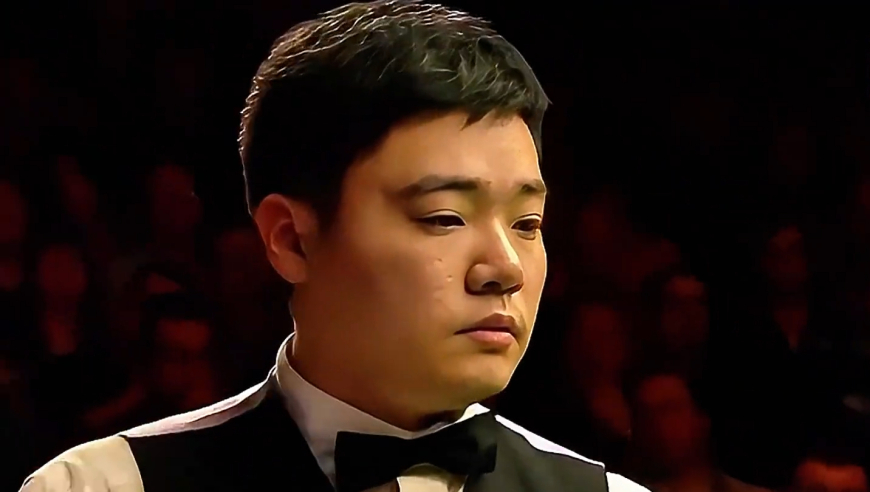 体坛名场面｜丁俊晖狂做斯诺克盛宴！萝卜怒吼开香槟，紧接着惨遭啪啪打脸！