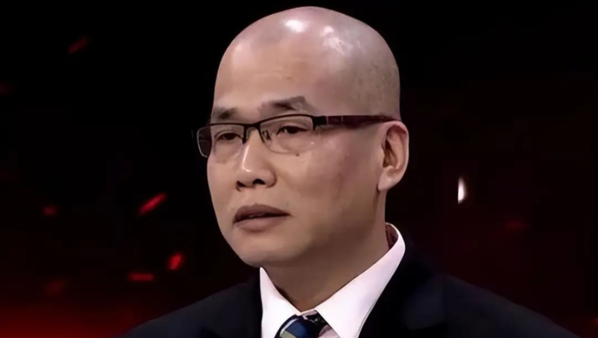 马德兴炮轰中国足协眼瞎，找一个废人执教，已经失业在家两年了，要求其滚蛋并彻查此事